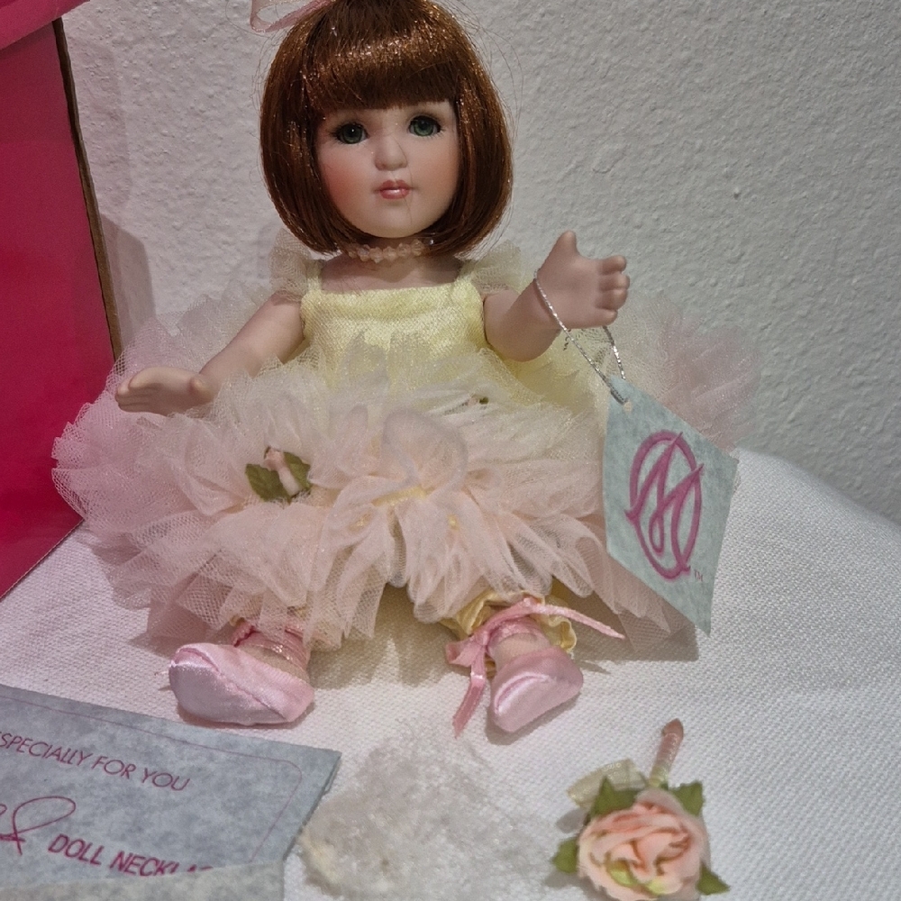 Vintage Marie Osmond Nwb Fine Collectibles "Rose Bud" With Necklace.